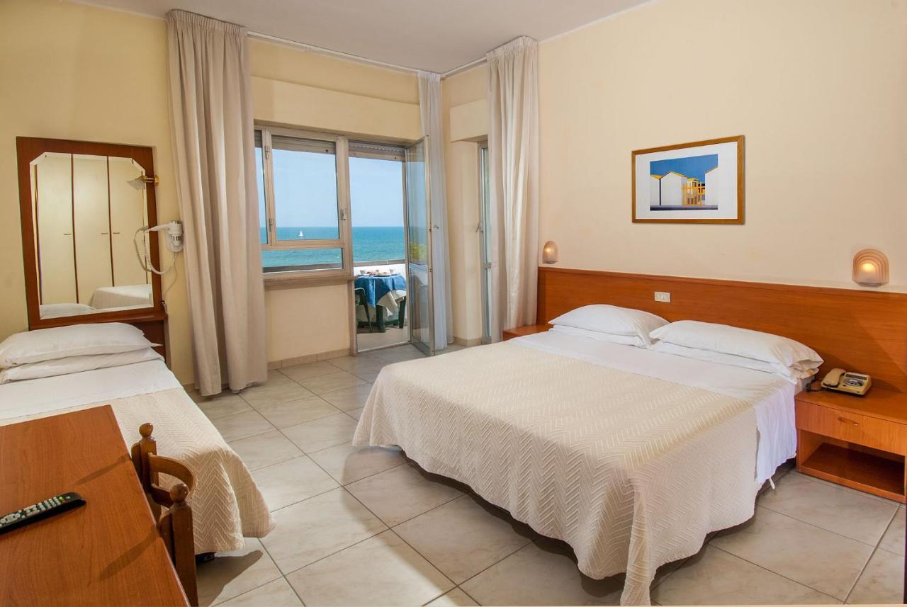 Hotel Smeraldo Giulianova Exterior foto