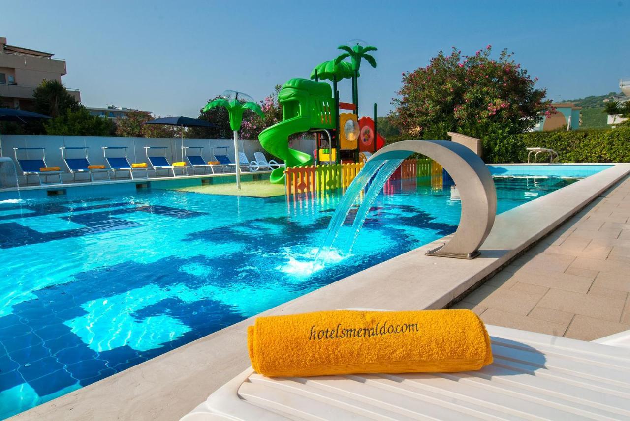 Hotel Smeraldo Giulianova Exterior foto