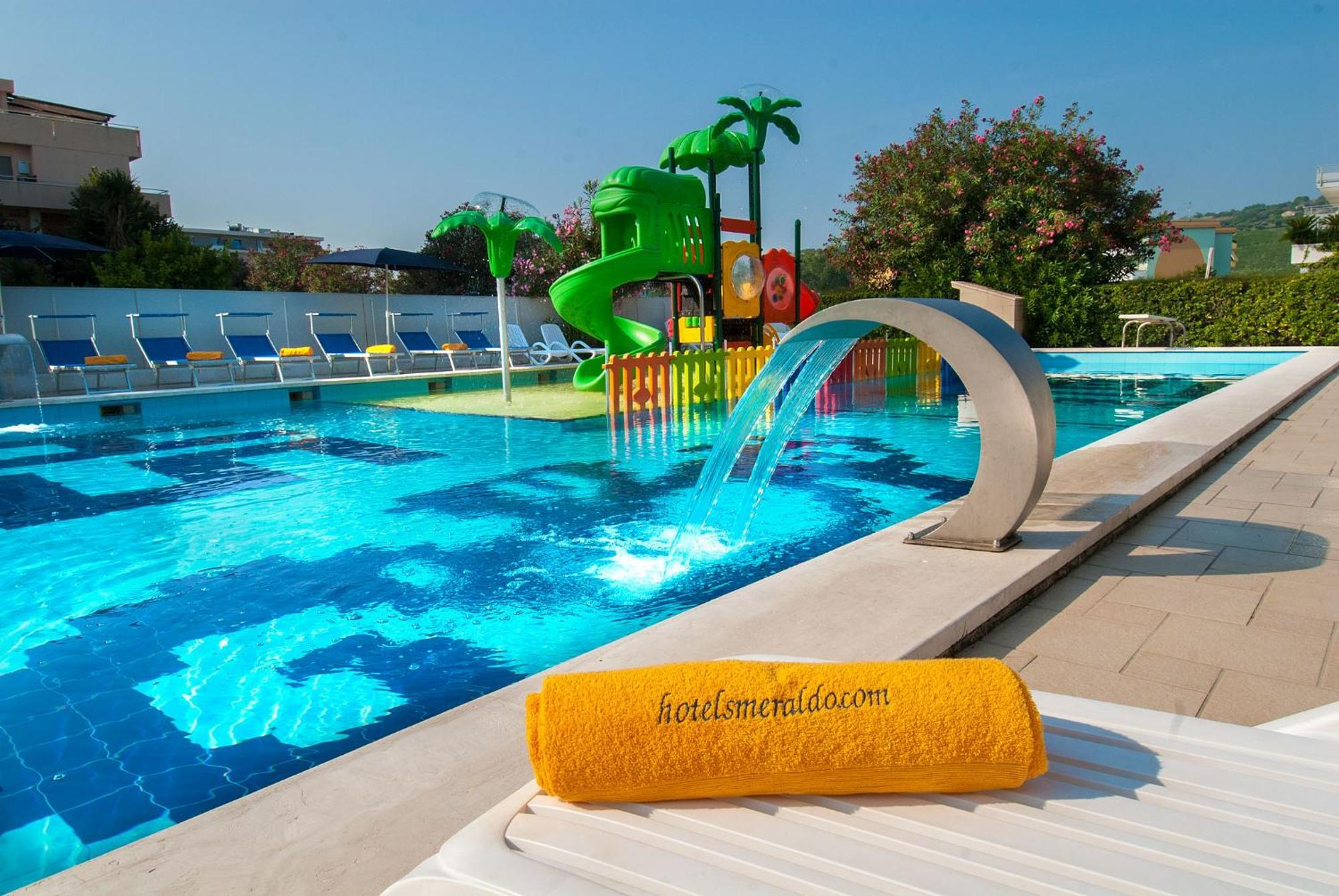 Hotel Smeraldo Giulianova Exterior foto